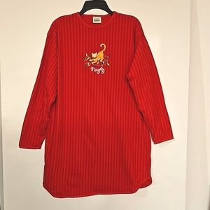 rel•e•vant products Naughty Cat Christmas lights red long sleeve night shirt OS